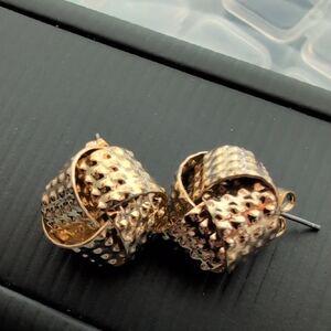 vintage Elegant‎ Gold Textured Earrings